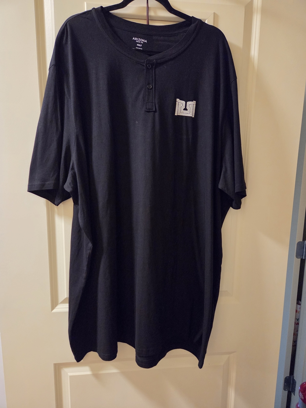 Arizona Jean Company Black Short-Sleeve Henley with Embroidered Logo